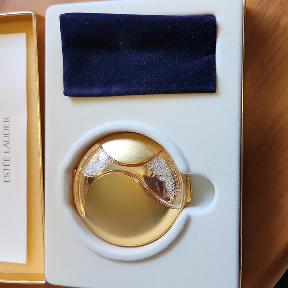 Estee Lauder Millennium Compact - Picture 4 of 4